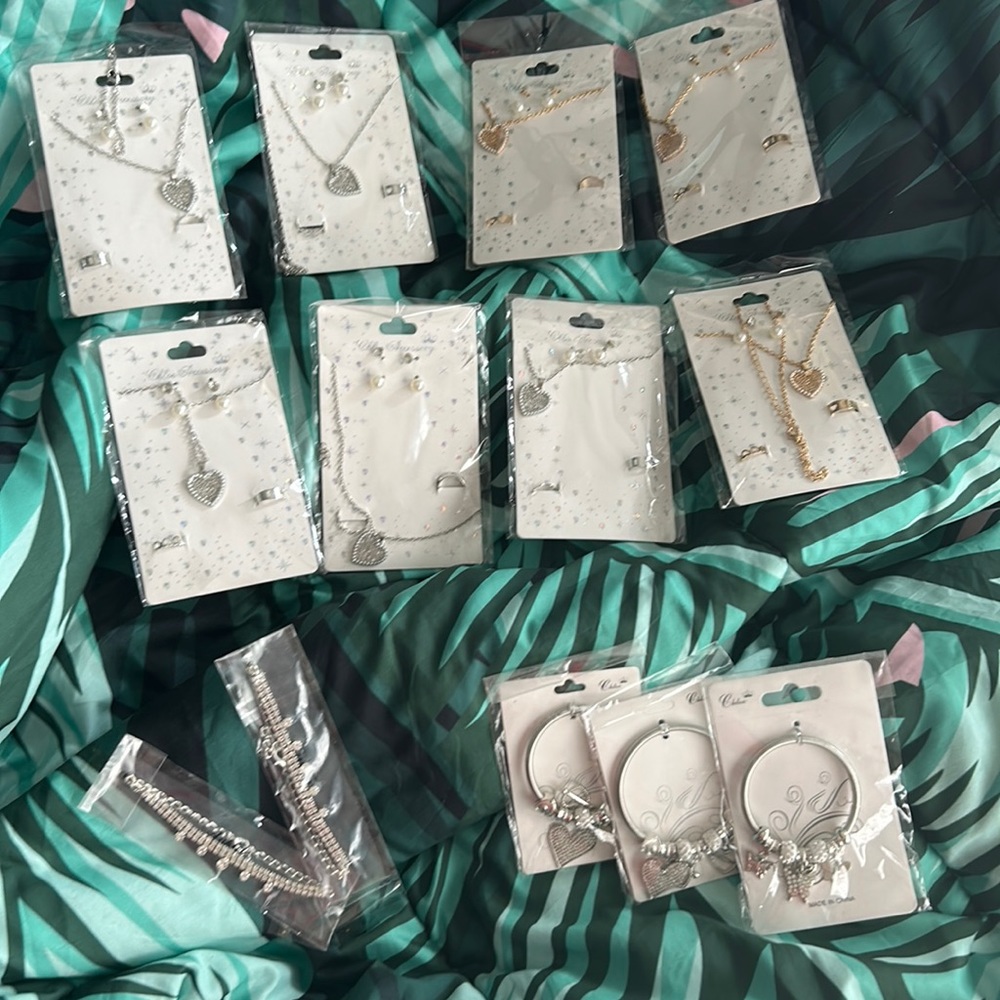 bulk kids necklace & earring set